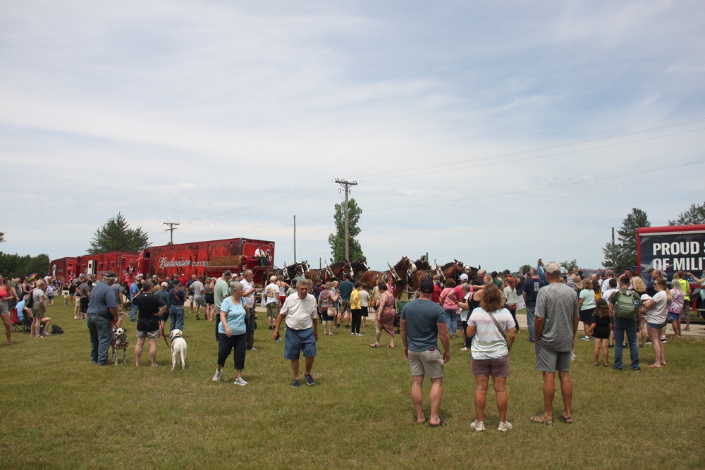 Hundreds attend Clydesdales visit to Fort McCoy; parade held at Pine View Campground