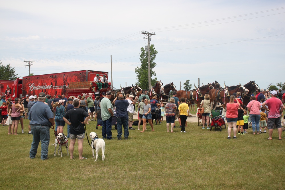 Hundreds attend Clydesdales visit to Fort McCoy; parade held at Pine View Campground