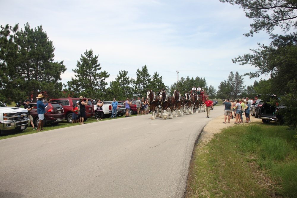 Hundreds attend Clydesdales visit to Fort McCoy; parade held at Pine View Campground