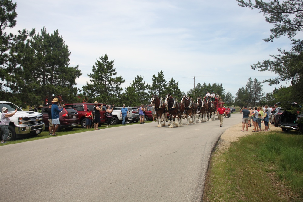 Hundreds attend Clydesdales visit to Fort McCoy; parade held at Pine View Campground