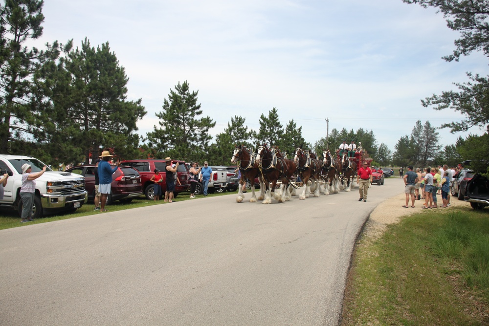 Hundreds attend Clydesdales visit to Fort McCoy; parade held at Pine View Campground