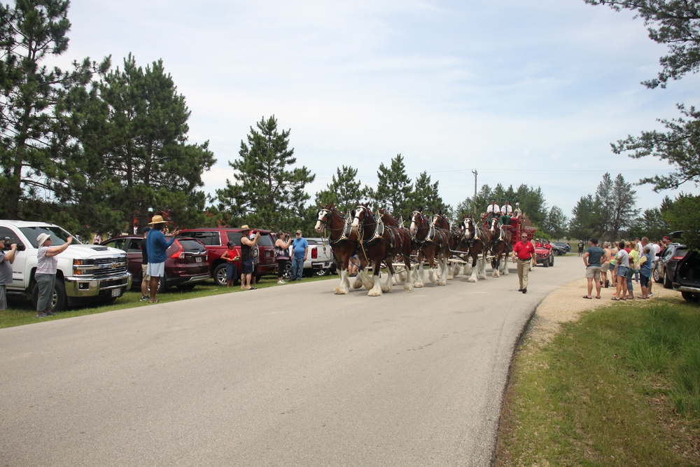 Hundreds attend Clydesdales visit to Fort McCoy; parade held at Pine View Campground