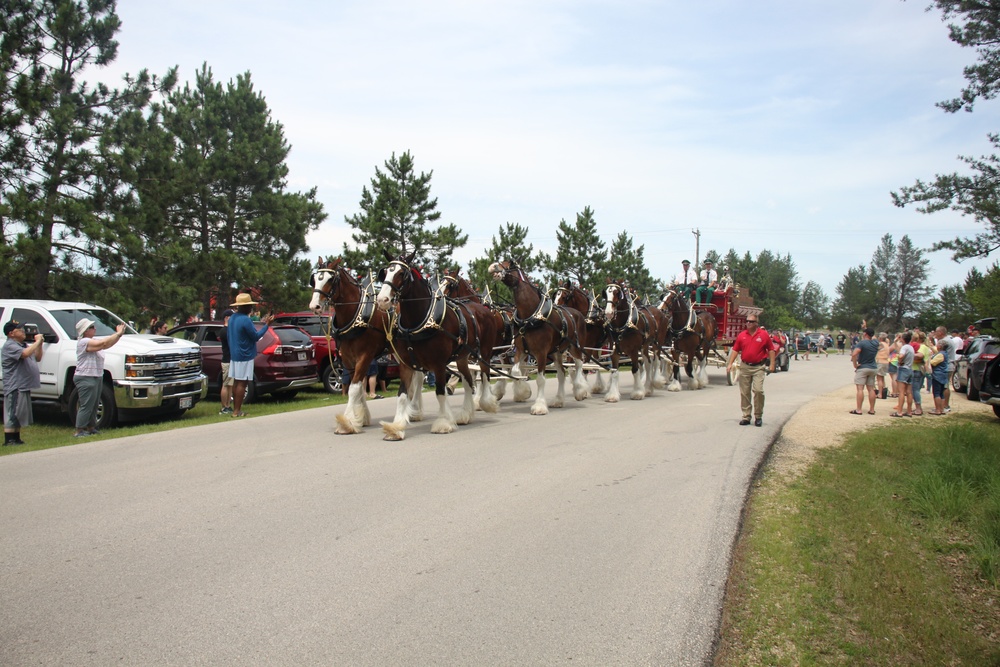 Hundreds attend Clydesdales visit to Fort McCoy; parade held at Pine View Campground