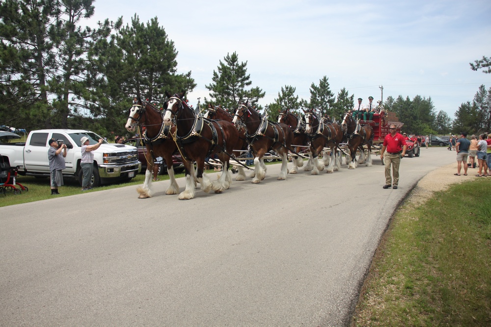 Hundreds attend Clydesdales visit to Fort McCoy; parade held at Pine View Campground