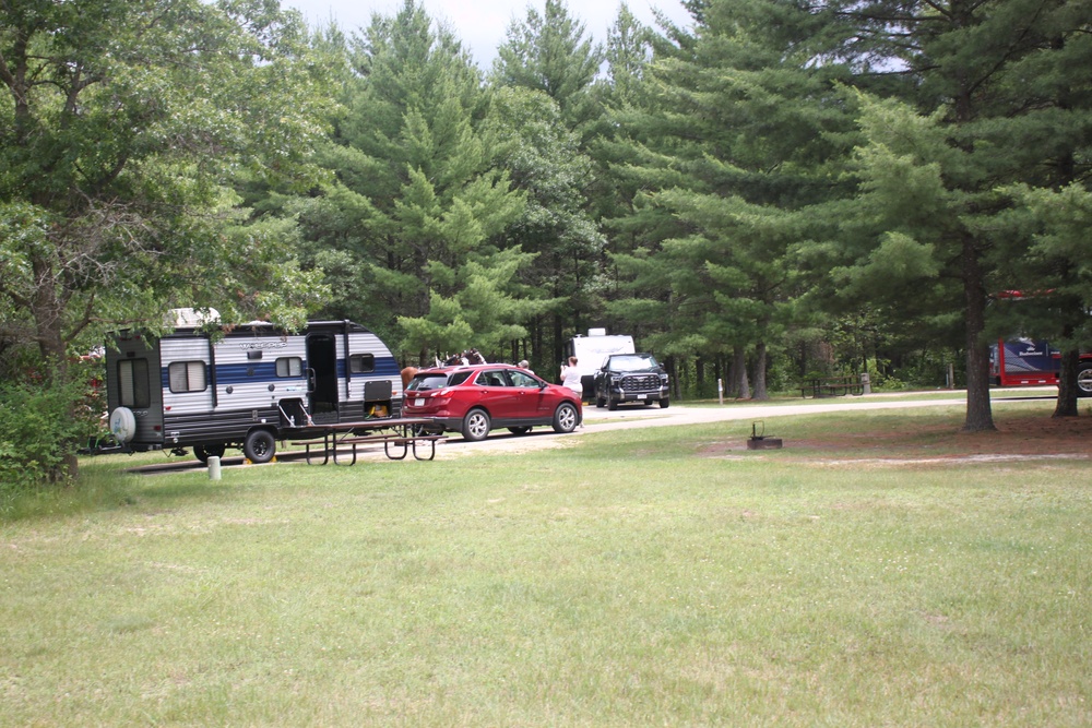 Hundreds attend Clydesdales visit to Fort McCoy; parade held at Pine View Campground