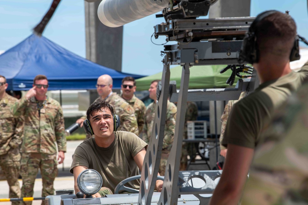 18th MXG holds weapons load competition