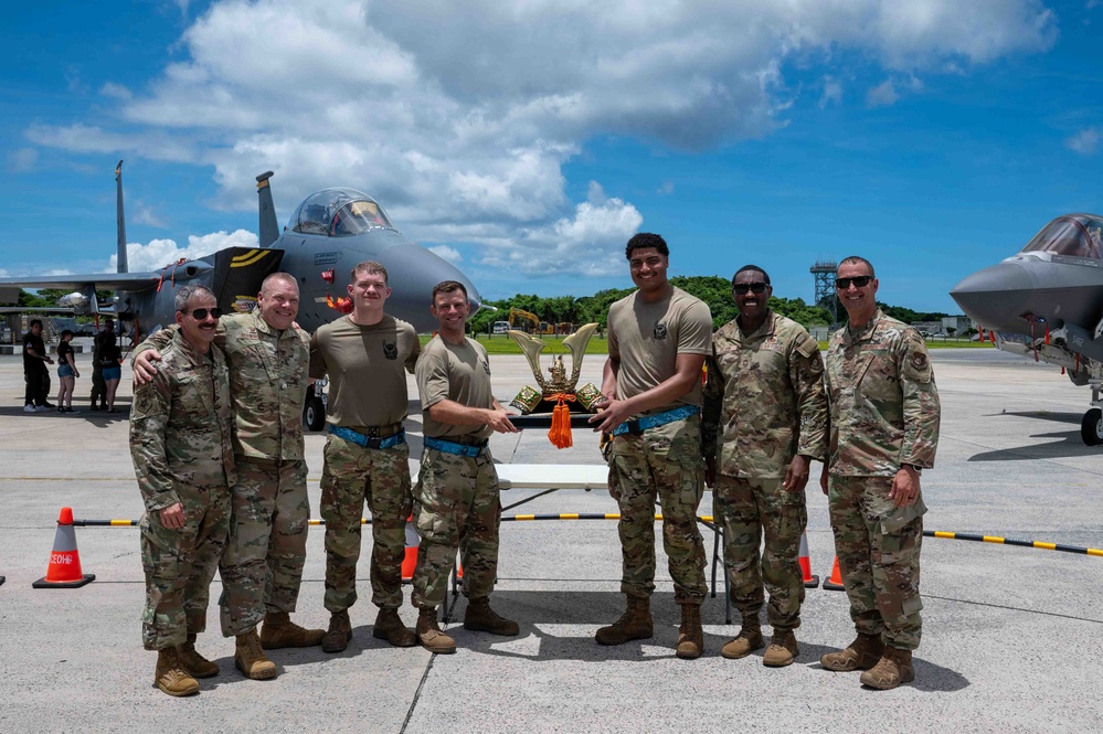 18th MXG holds weapons load competition