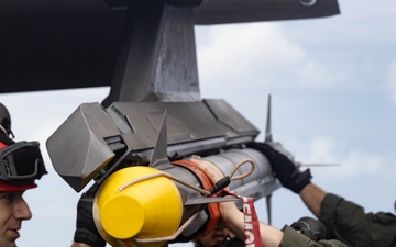 31st MEU | VMFA 242 arms F-35Bs with multi-strike capabilities