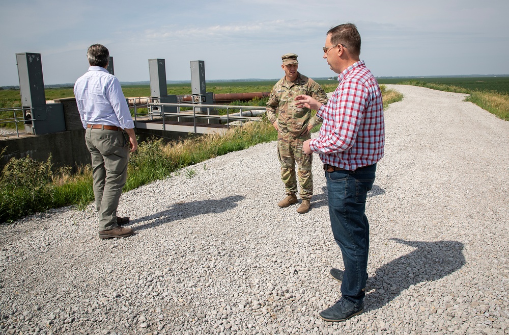 Omaha District meets with Levee Sponsors in Hamburg, IA