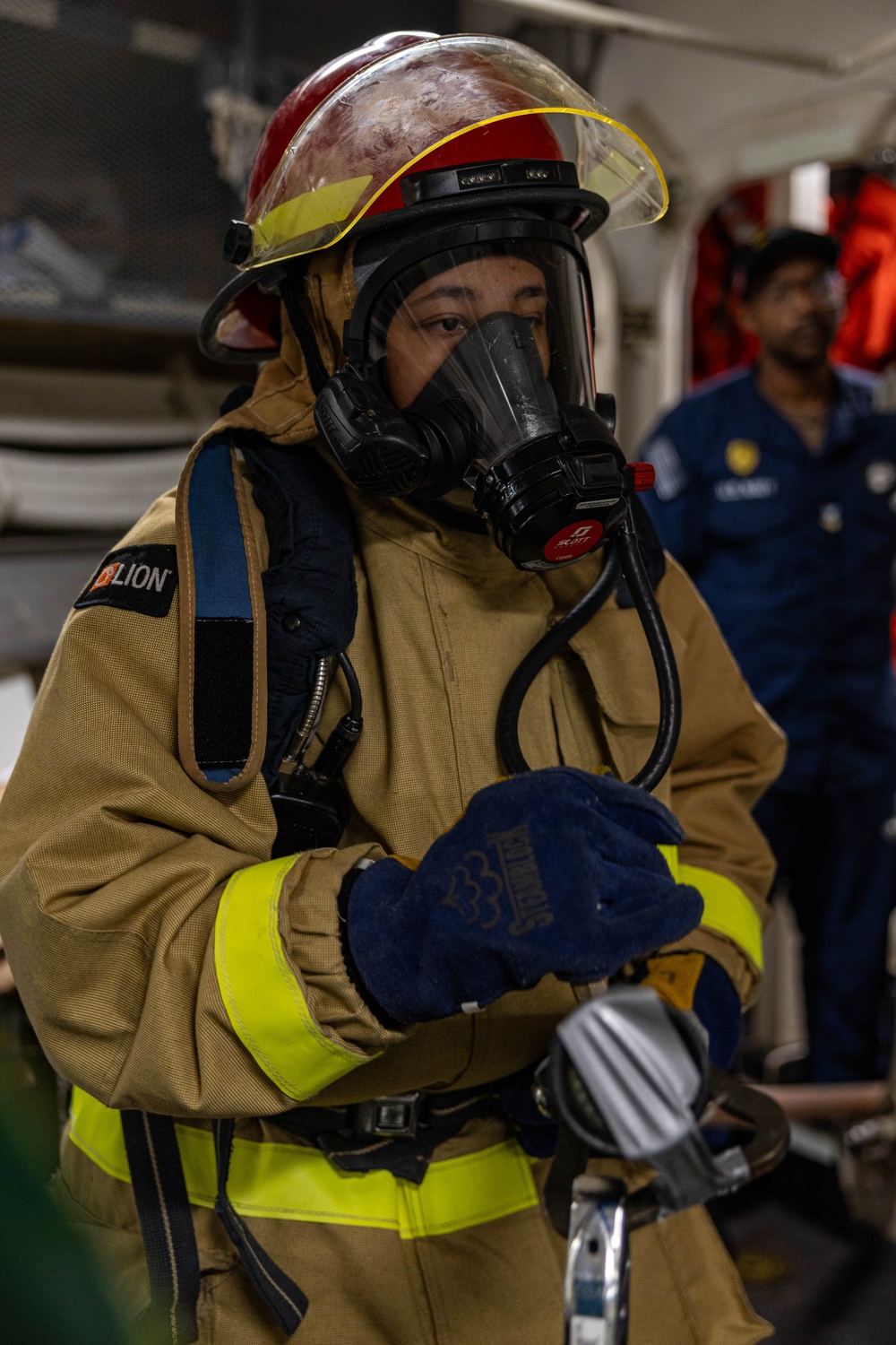 USS Mahan (DDG 72) Conducts General Quarters Drill