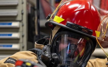 USS Mahan (DDG 72) Conducts General Quarters Drill