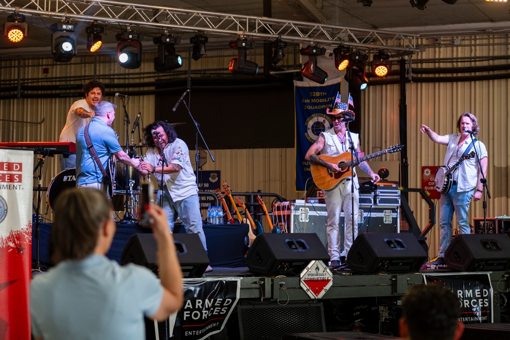 Heat Wave Concert Series Rocks Incirlik Air Base