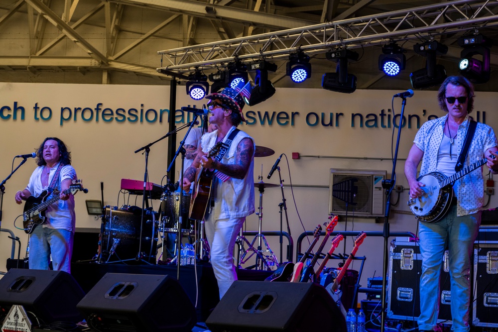 Heat Wave Concert Series Rocks Incirlik Air Base