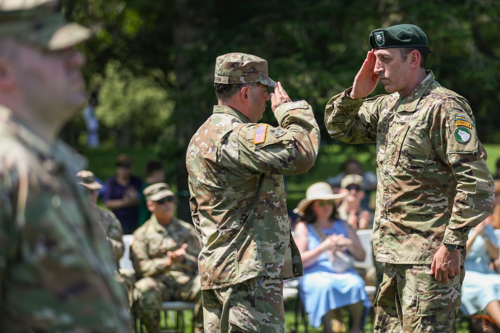 3rd Battalion, 304th Regiment Hosts Change of Command