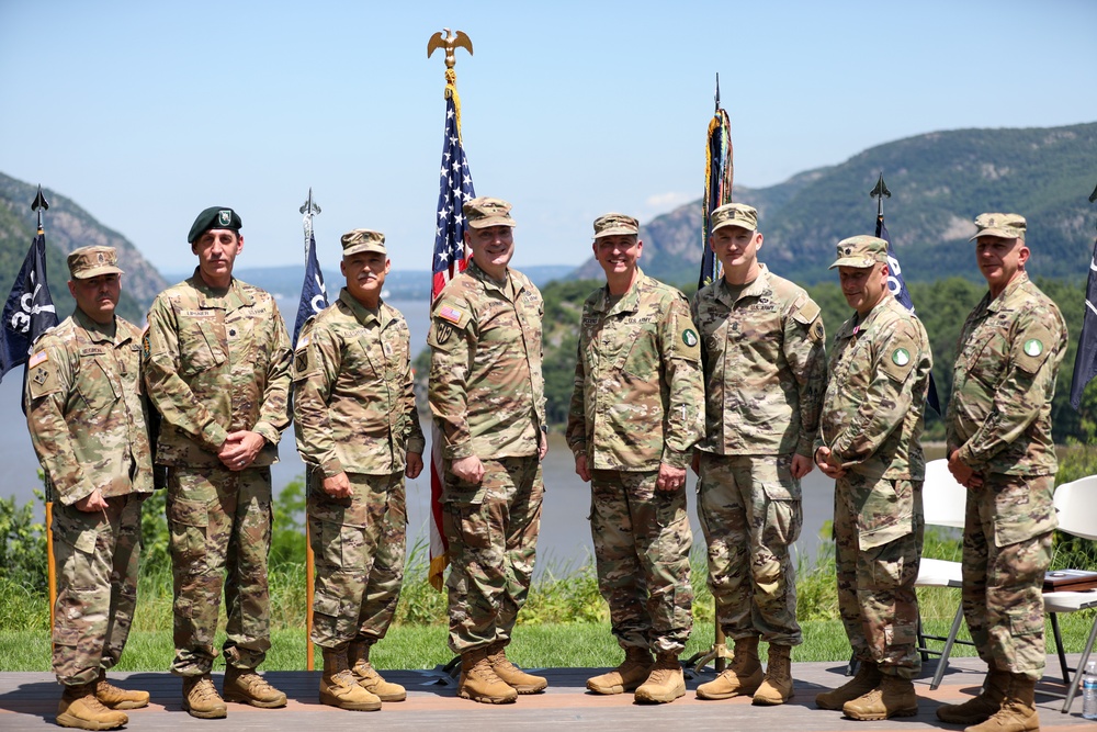 3rd Battalion, 304th Regiment Hosts Change of Command