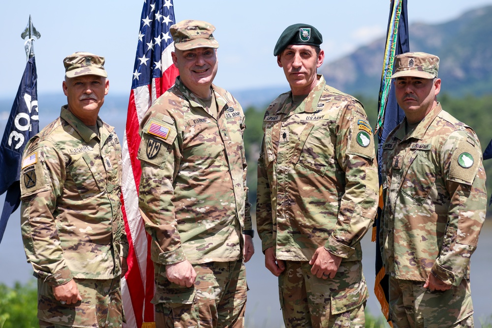 3rd Battalion, 304th Regiment Hosts Change of Command