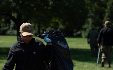 Funeral Honors Sailor Named Junior Sailor of the Year at NSA Philadelphia