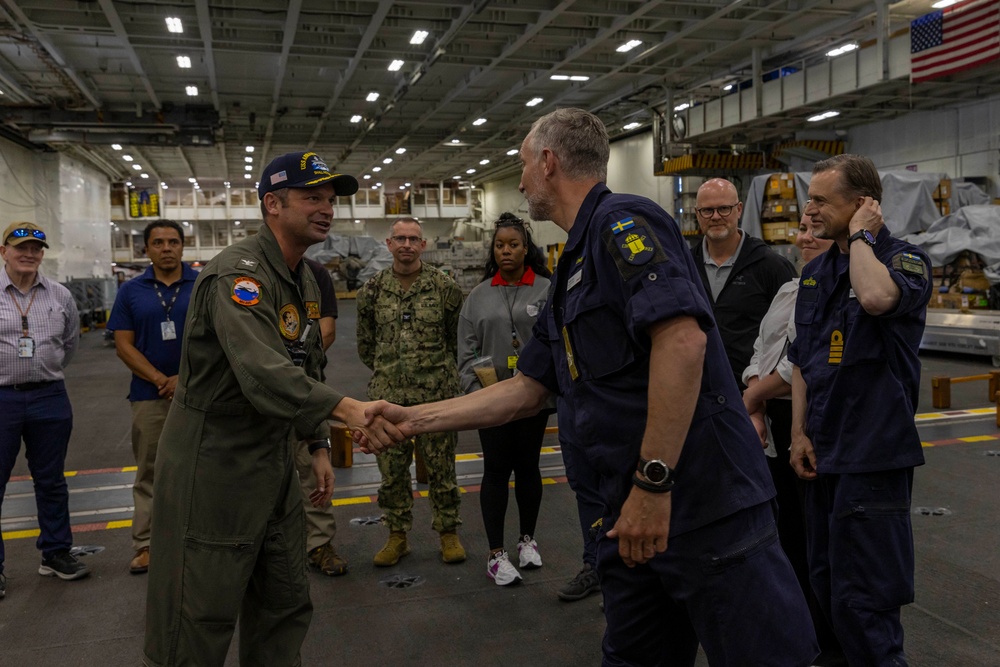Abraham Lincoln hosts Swedish Defense Materiel Administration