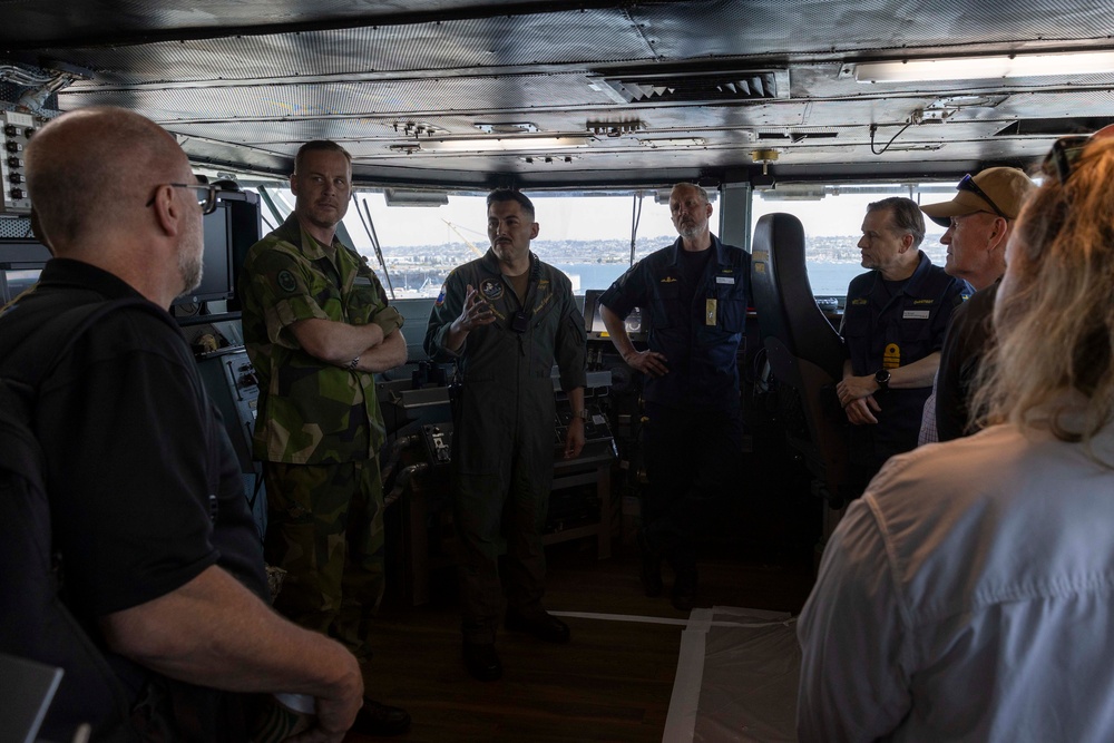 Abraham Lincoln hosts Swedish Defense Materiel Administration