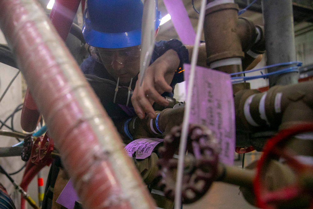 Ike Conducts Planned Incremental Availability maintenance period