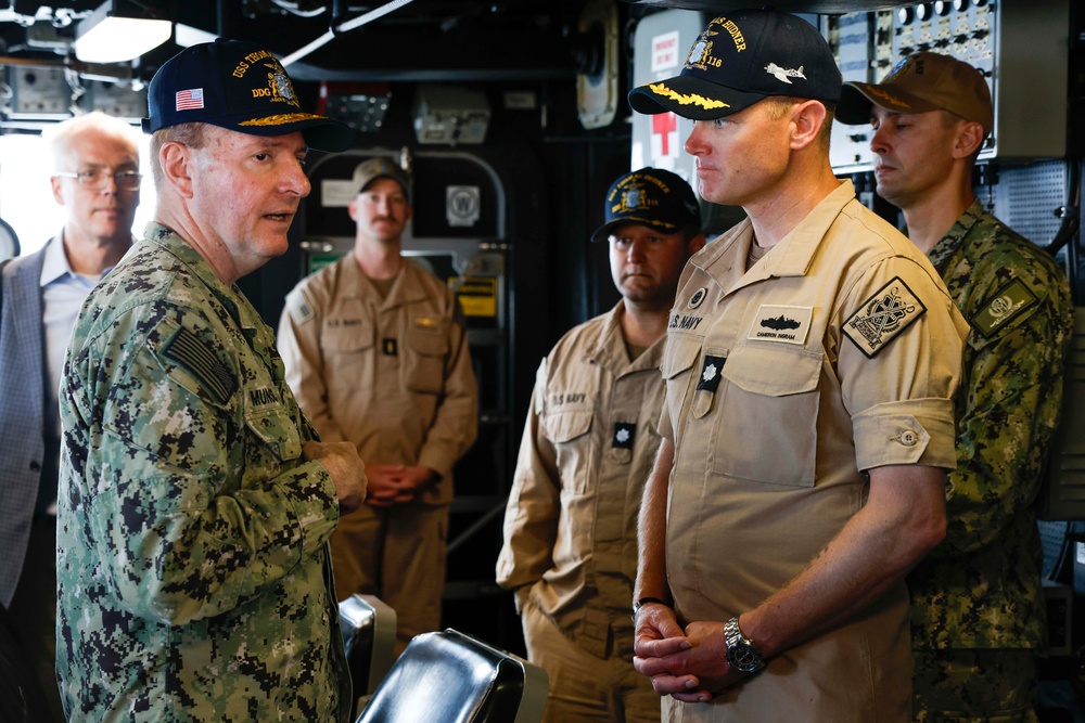Chairman of the Joint Chiefs of Staff and Commander, U.S. Naval Forces Europe-Africa Visits USS Thomas Hudner (DDG 116)