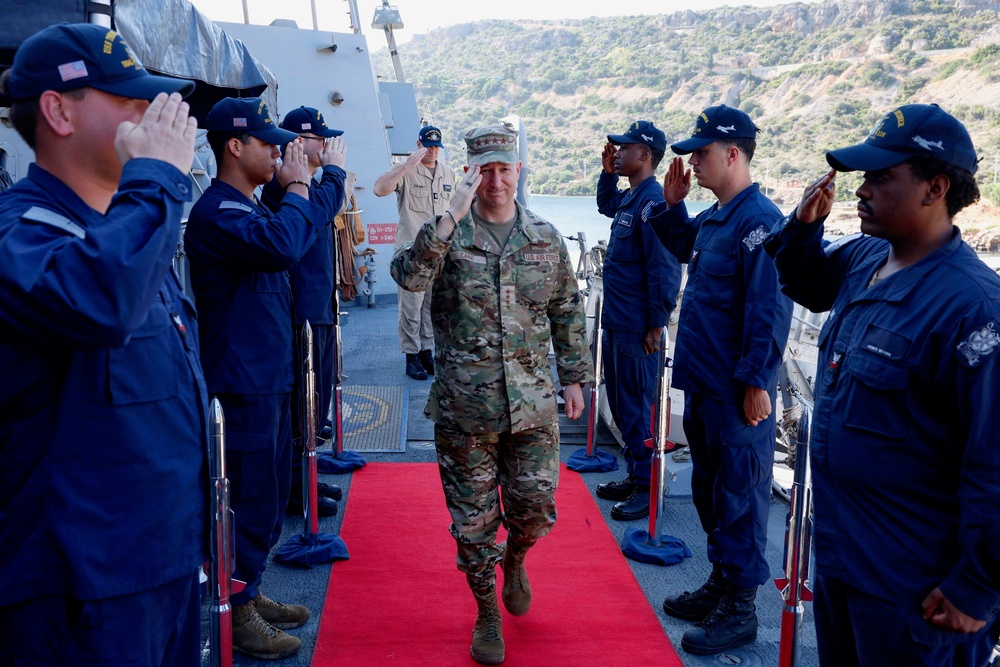 Chairman of the Joint Chiefs of Staff and Commander, U.S. Naval Forces Europe-Africa Visits USS Thomas Hudner (DDG 116)