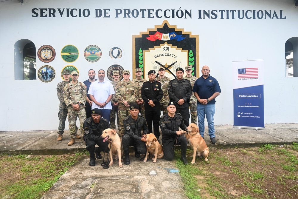U.S. Navy veterinarians partner with Panama community to provide animal care support