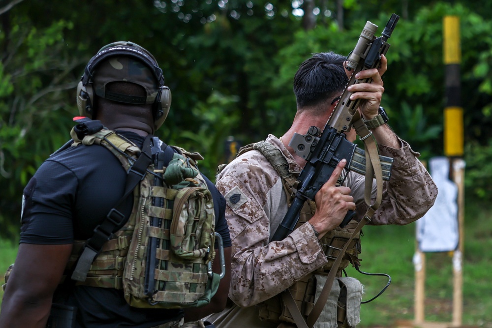 U.S. Marines and U.S. Army participate in joint training