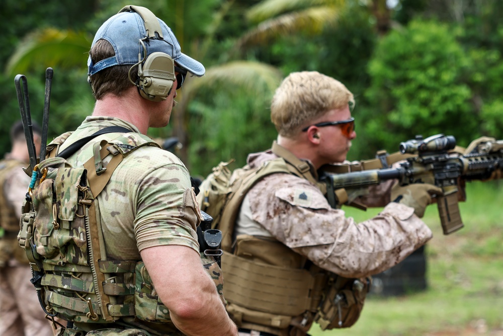 U.S. Marines and U.S. Army participate in joint training