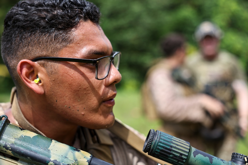 U.S. Marines and U.S. Army participate in joint training