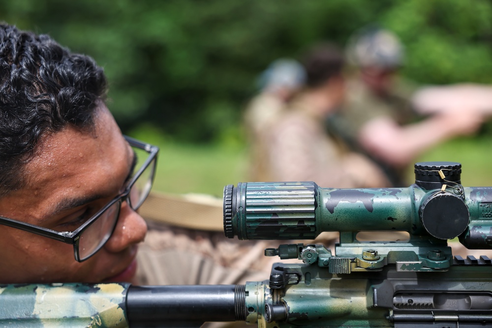 U.S. Marines and U.S. Army participate in joint training