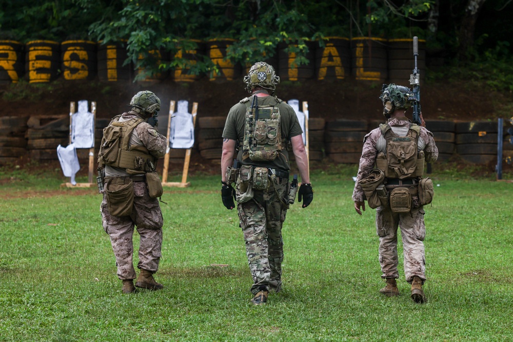 U.S. Marines and U.S. Army participate in joint training