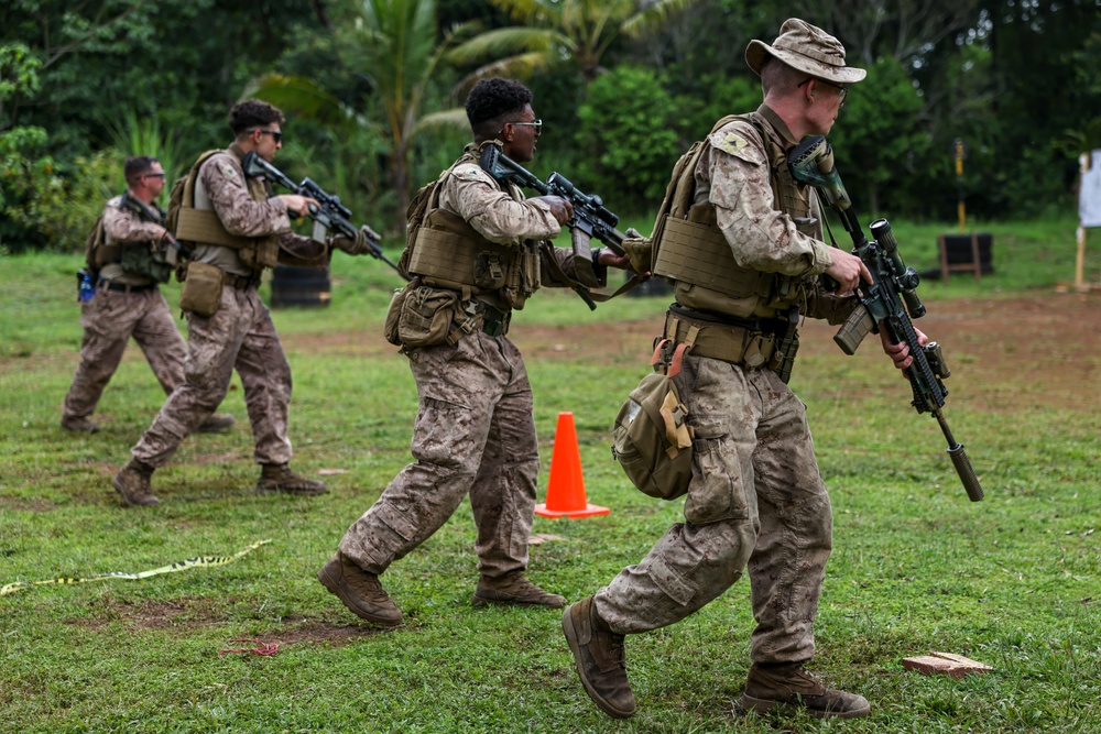 U.S. Marines and U.S. Army participate in joint training