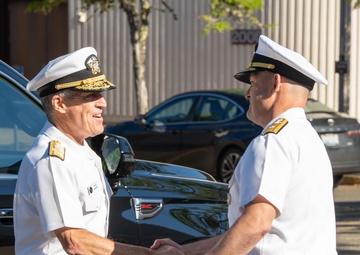 COMPACFLT visits COMSUBGRU-9