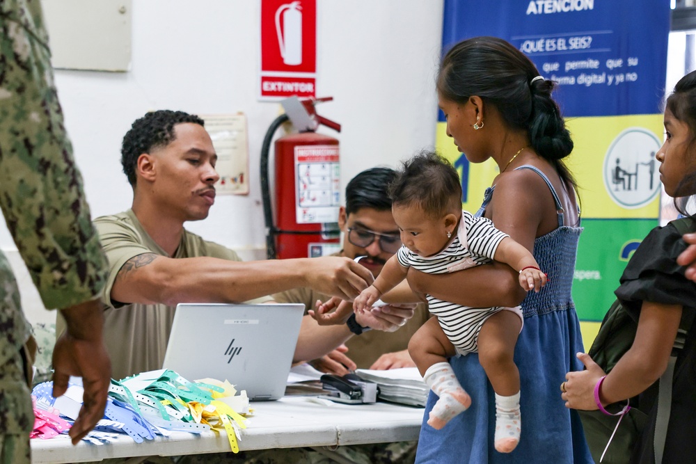 USNS Comfort hospital ship supports local health clinic