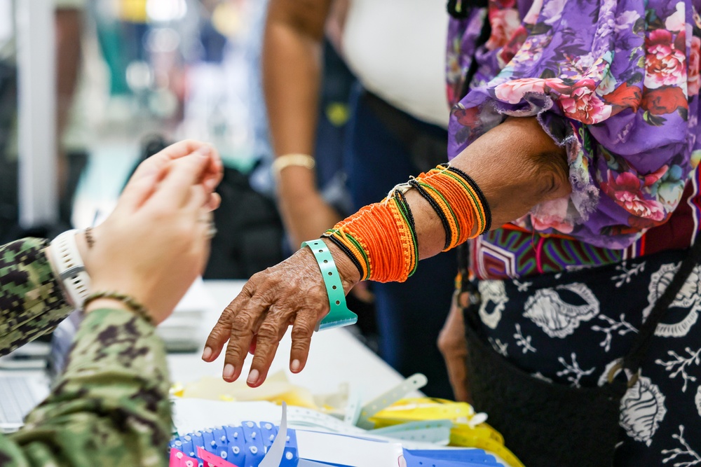 USNS Comfort hospital ship supports local health clinic