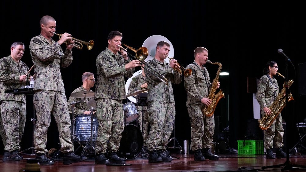 SENAN and U.S. Navy bands perform joint concert in Colon, Panama