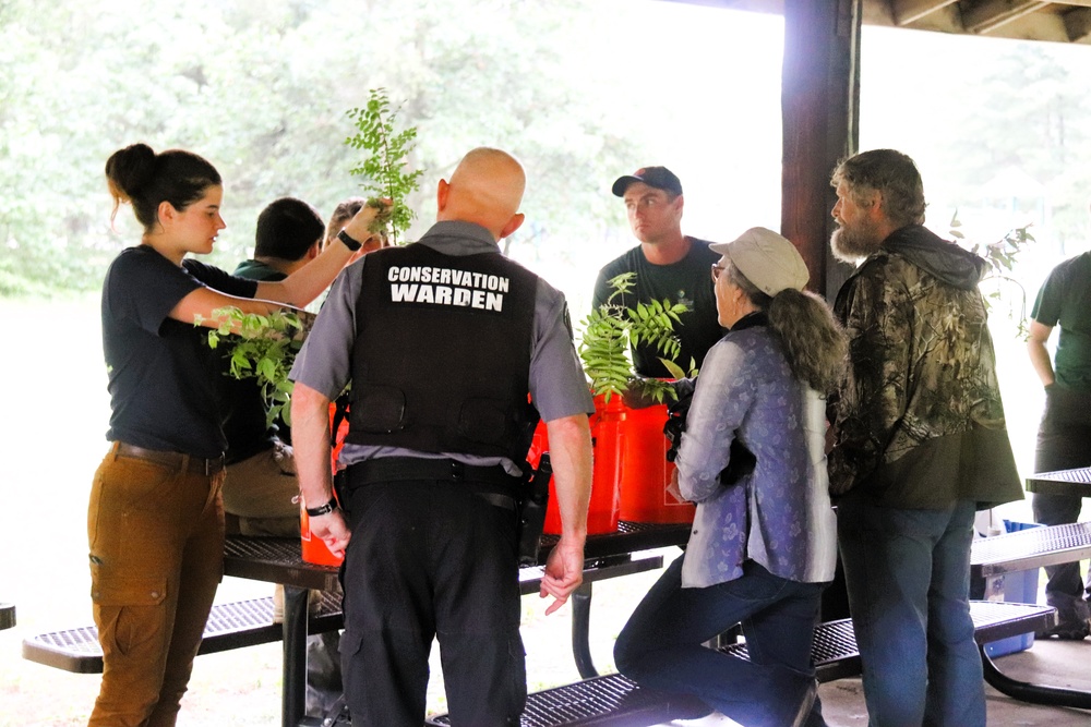 Fort McCoy Field Day: Invasive species working group holds 2025 event at installation
