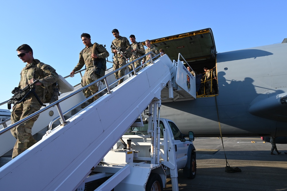 117ARW Port Dawgs download ALARNG Troops and Cargo