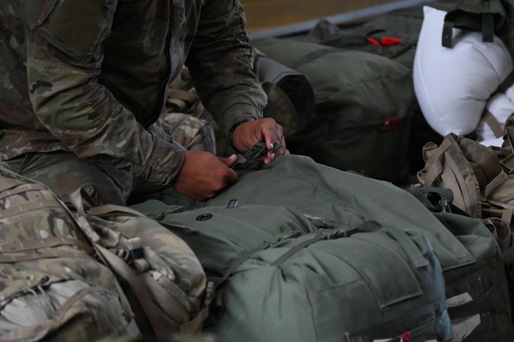117ARW Port Dawgs download ALARNG Troops and Cargo
