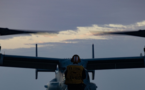 31st MEU | VMM 265 (Rein.) conducts flight operations