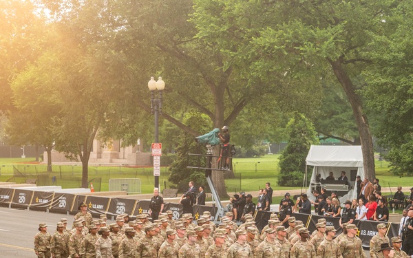 Army’s 250th Birthday Parade Pass in Review