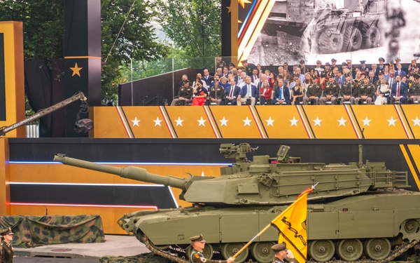 Army’s 250th Birthday Parade Pass in Review