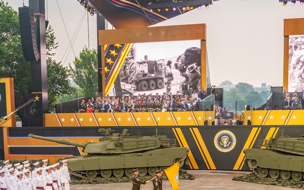 Army’s 250th Birthday Parade Pass in Review
