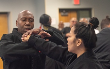 Army Reserve Lt. Col. leads in and out of uniform