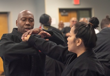 Army Reserve Lt. Col. leads in and out of uniform