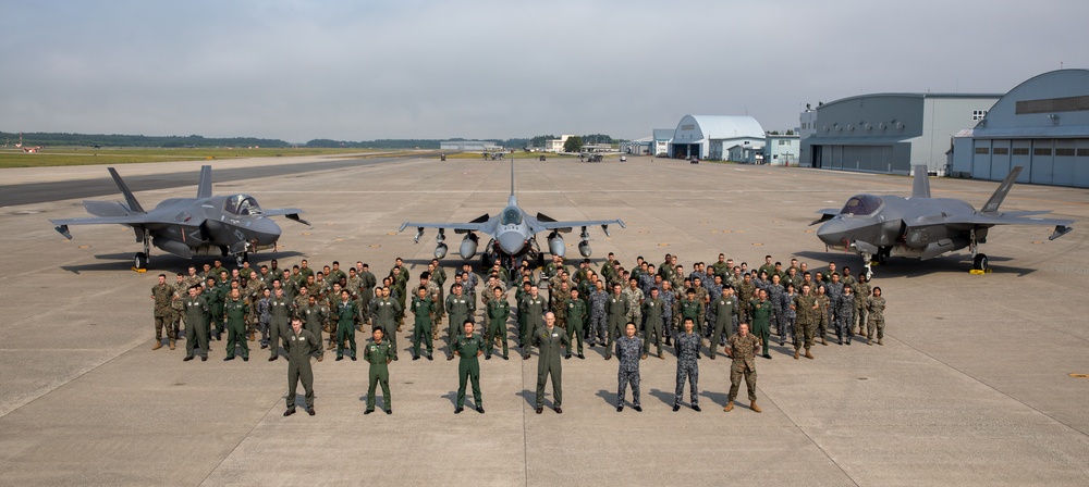 VMFA-214 gives JASDF tour of the F-35B Lightning II