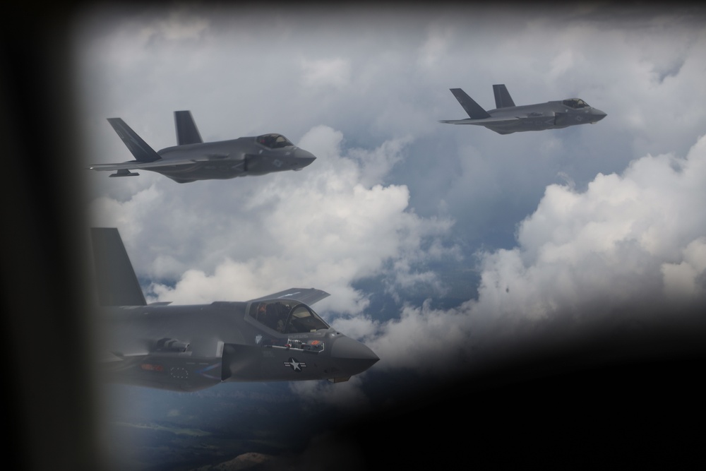 VMGR-153 trains in Idaho