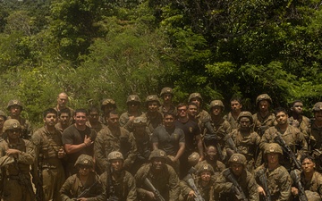 U.S. Marines with CLR-37 Conduct Basic Jungle Skills Course