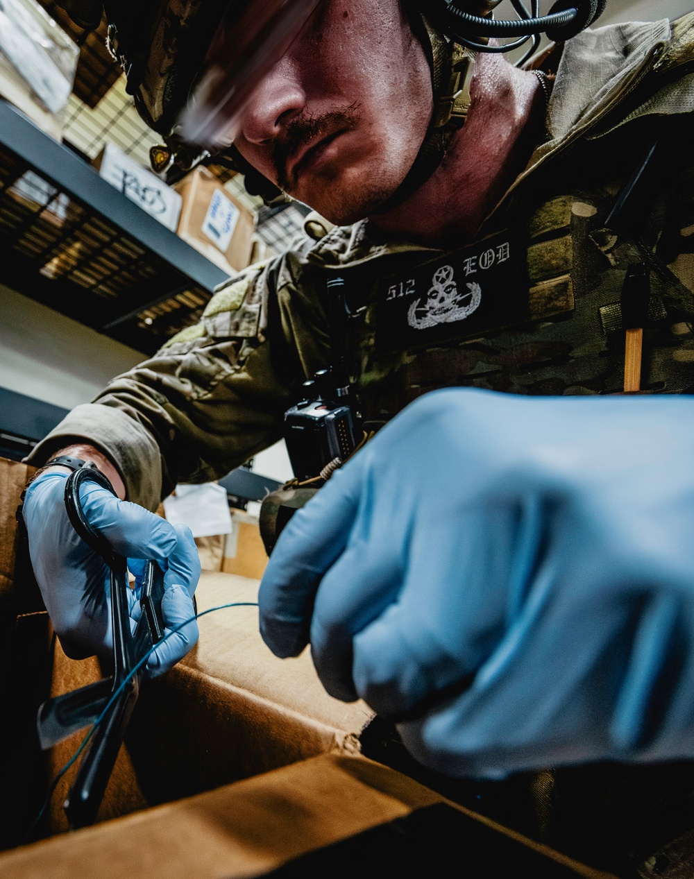 EODMU 5 Conducts an Improvised Explosive Device Drill